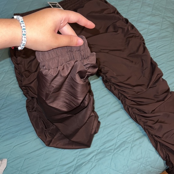 windbreaker pants - Picture 3 of 4